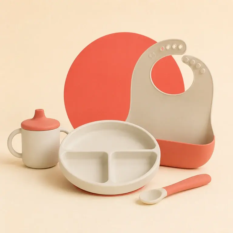 Illustration d’un concept original de set de repas en silicone pour bébé
